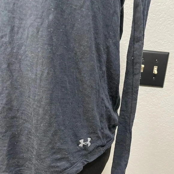 Under Armour Long Sleeve Black Open Back Criss Cross at hem workout top small - Picture 4 of 4